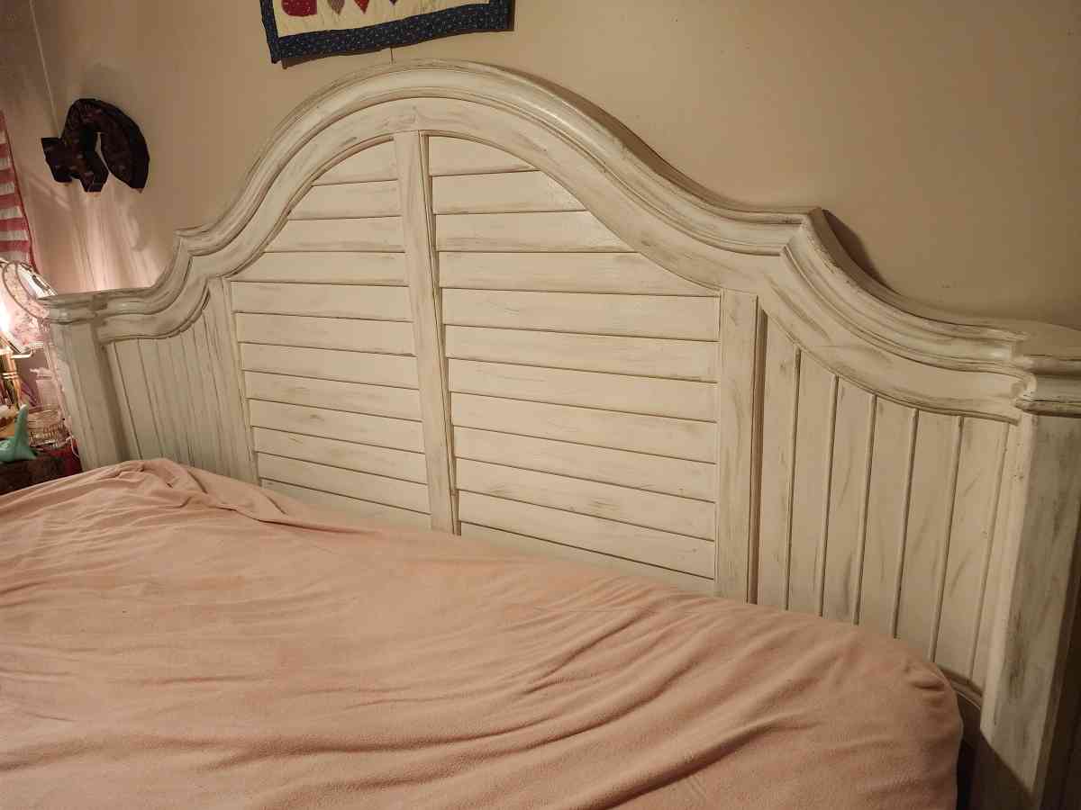 king bed headboardfoot board side boards and slats - Cochran, Georgia - FleaMarketBay