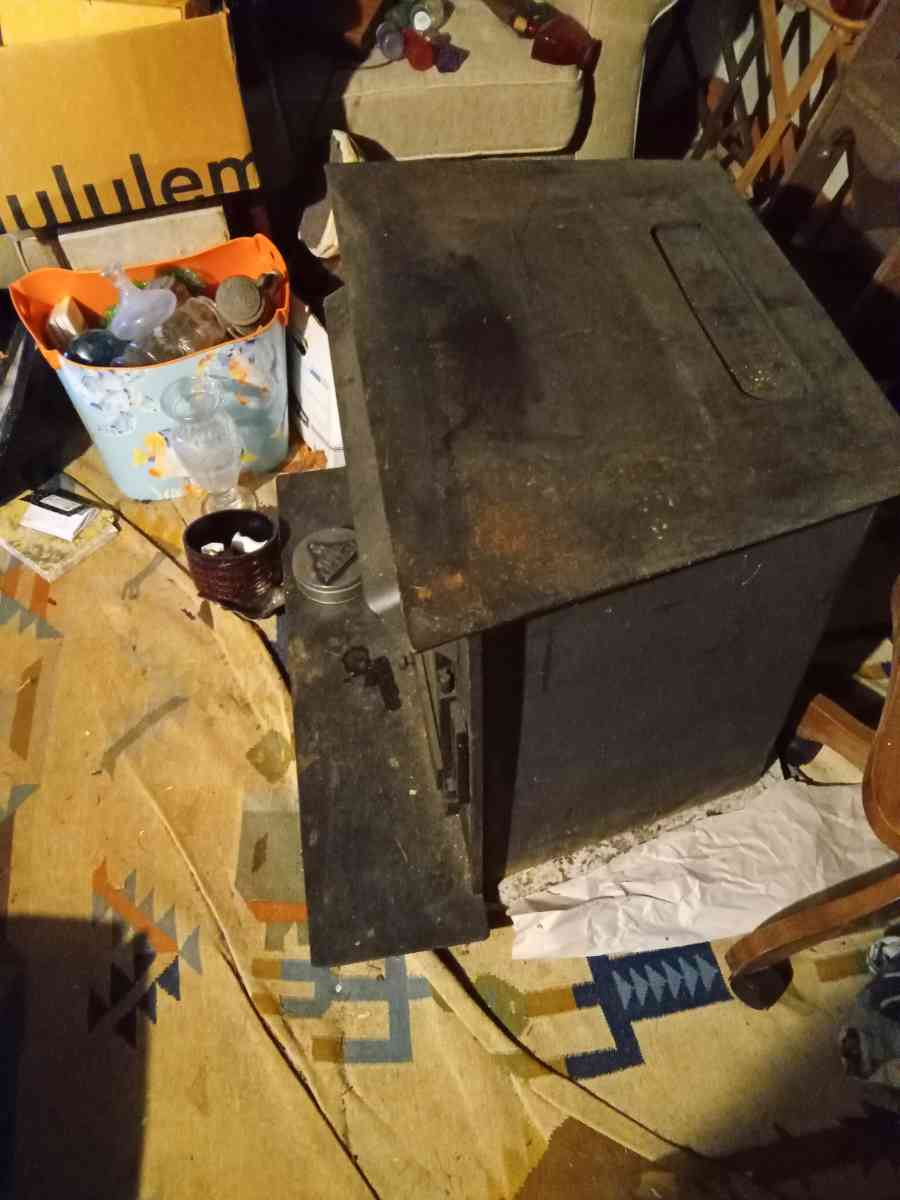 vintage Appalachian wood heater stove use very little - Ash, North Carolina - FleaMarketBay