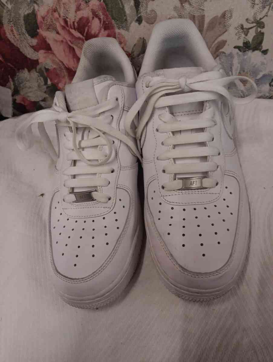 air force one tennis shoes - Belleville, Illinois - FleaMarketBay