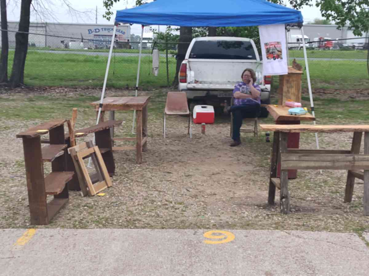 handmade rough cut furniture - Gary, Texas