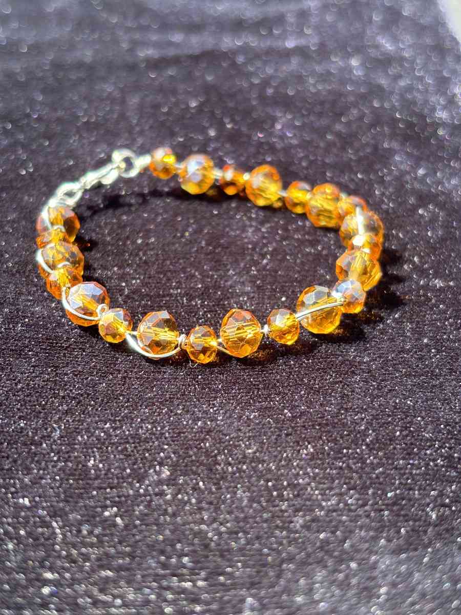 Handamde wire wrapped beaded bracelet - Tehachapi, California - FleaMarketBay