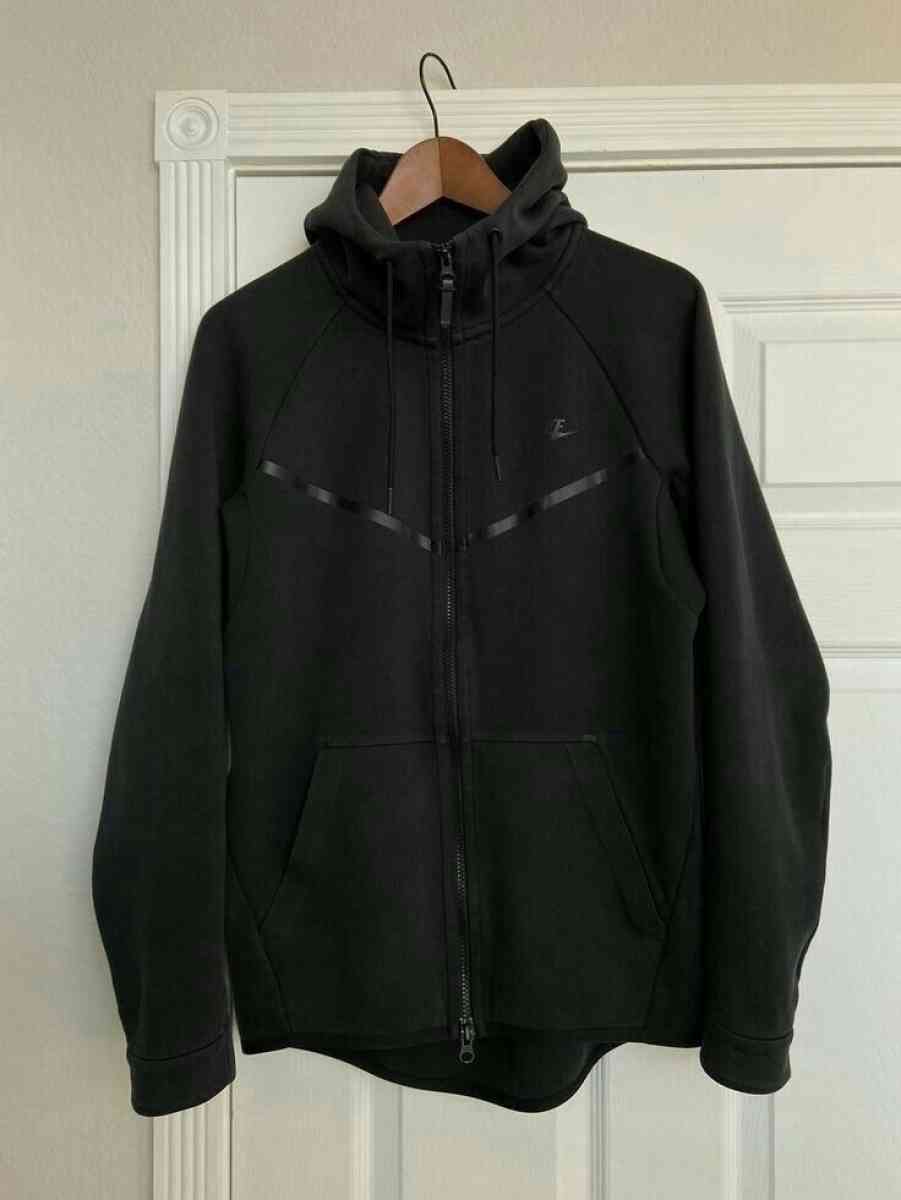 Nike jackets - Denton, North Carolina - FleaMarketBay