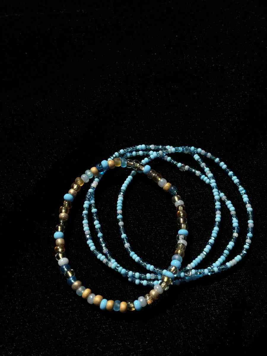 Set of 4 elastic blue and gold beaded bracelets - Tehachapi, California - FleaMarketBay