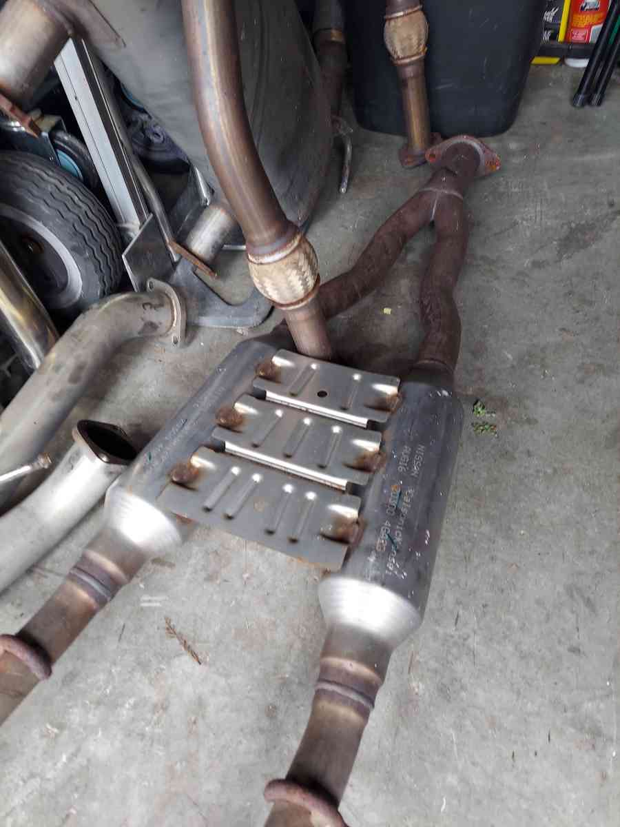 Q50 original Infiniti exhaust system - Pembroke Pines, Florida - FleaMarketBay