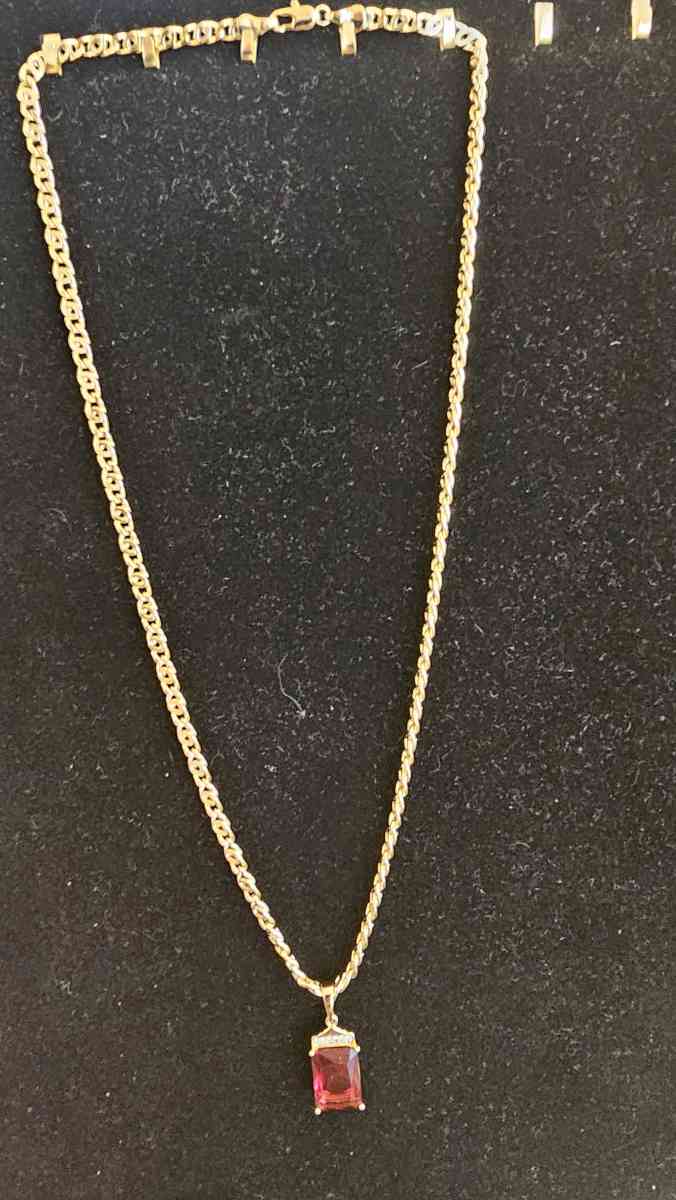 neckless with pedant 20 inch - Rochester, New York