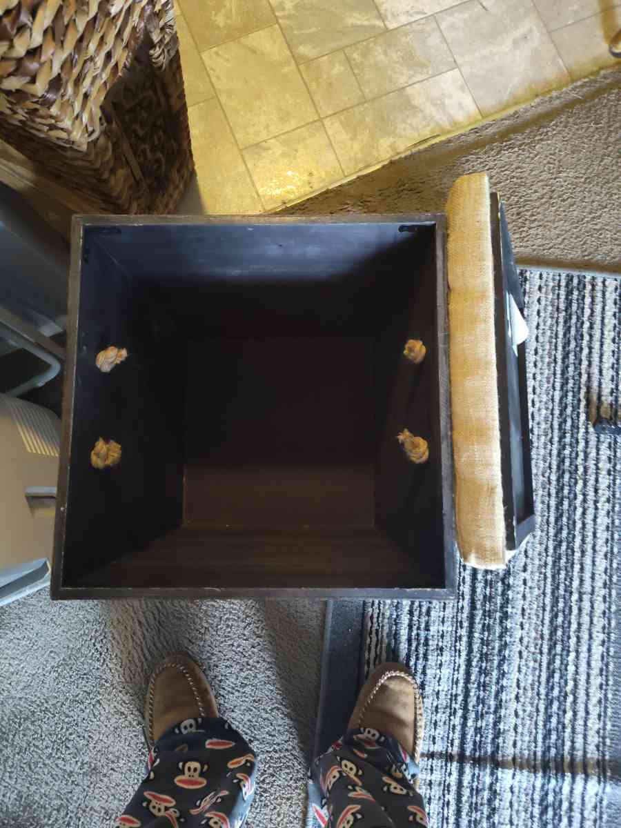 furniture box - Albin, Wyoming - FleaMarketBay