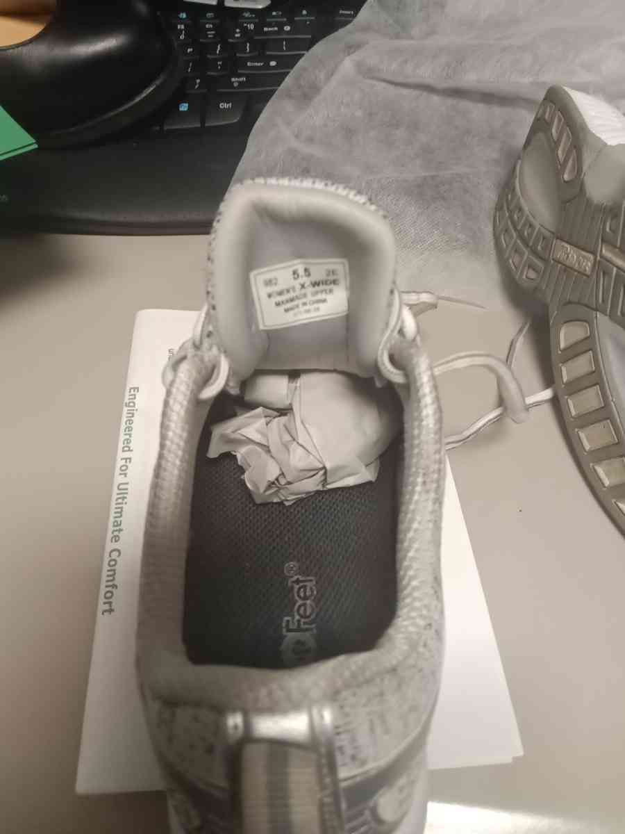 Ortho feet womens size 5 and a half extra wide - Torrance, California - FleaMarketBay