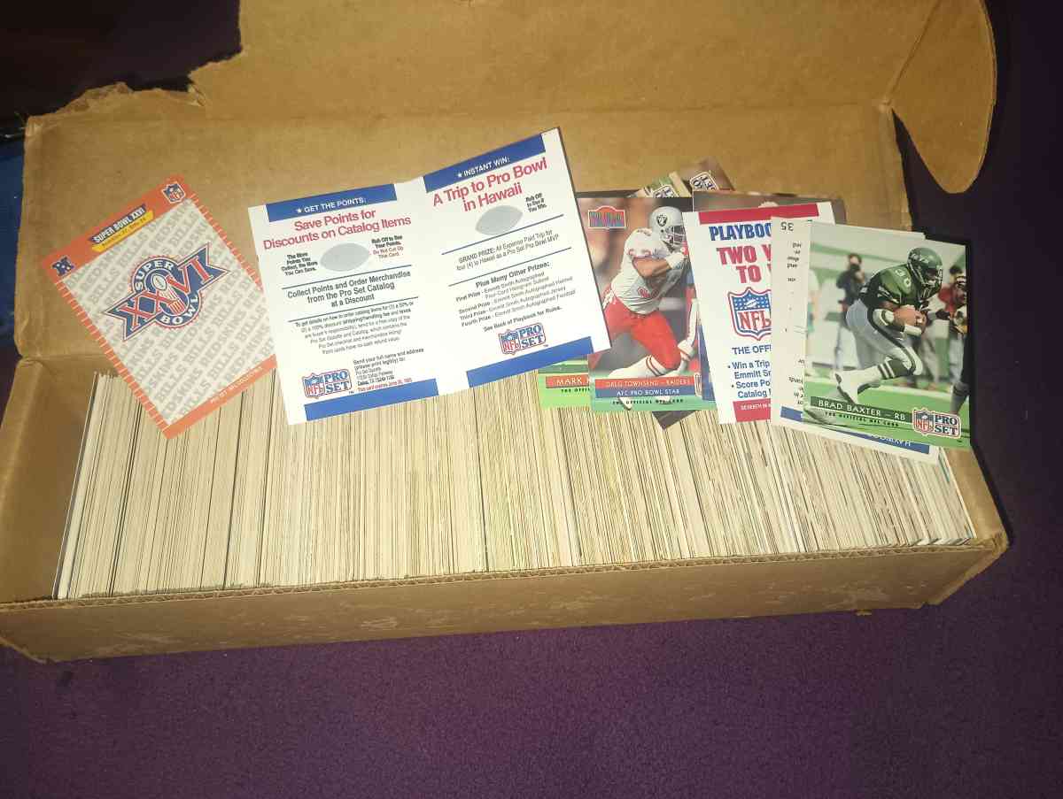 NFL pro set hundreds of mixed cards 8994 - Summerfield, Florida - FleaMarketBay