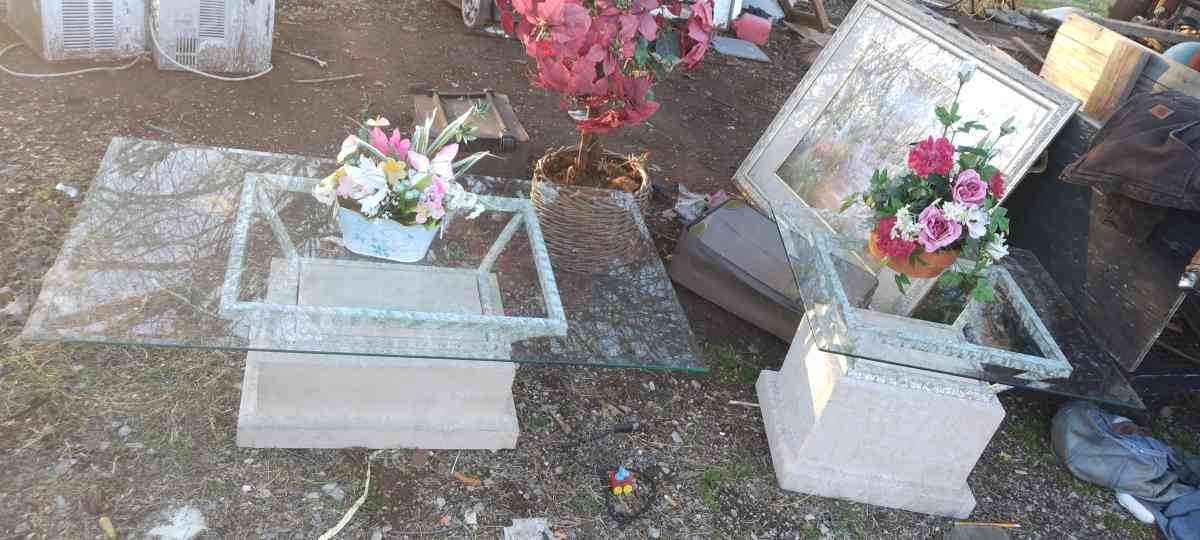 coffee table and one end table - Adair, Oklahoma