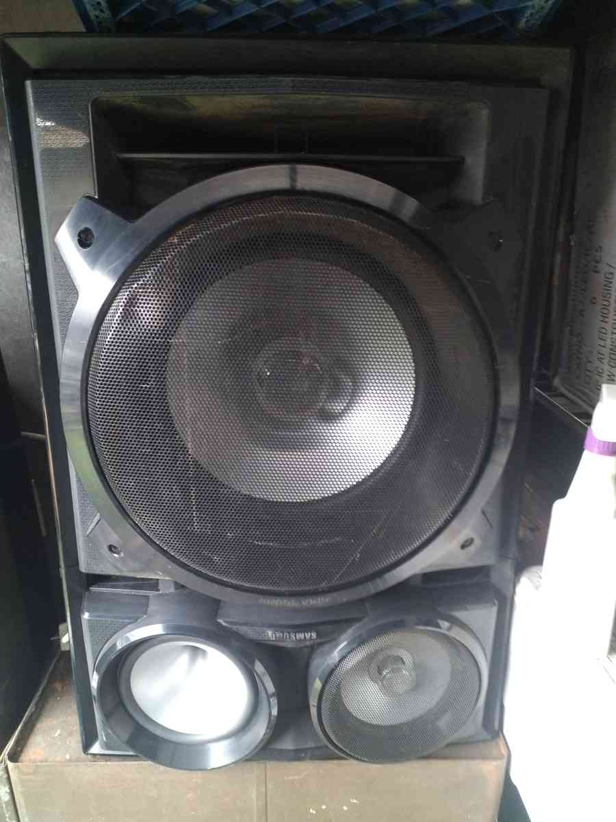 Samsung DJ Speakers - Anaheim, California - FleaMarketBay