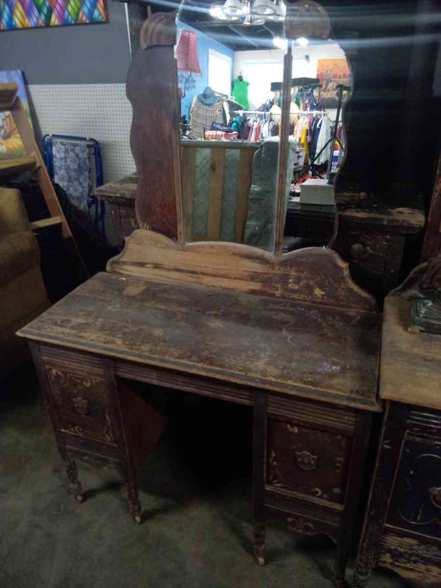 antique furniture - Savannah, Georgia - FleaMarketBay