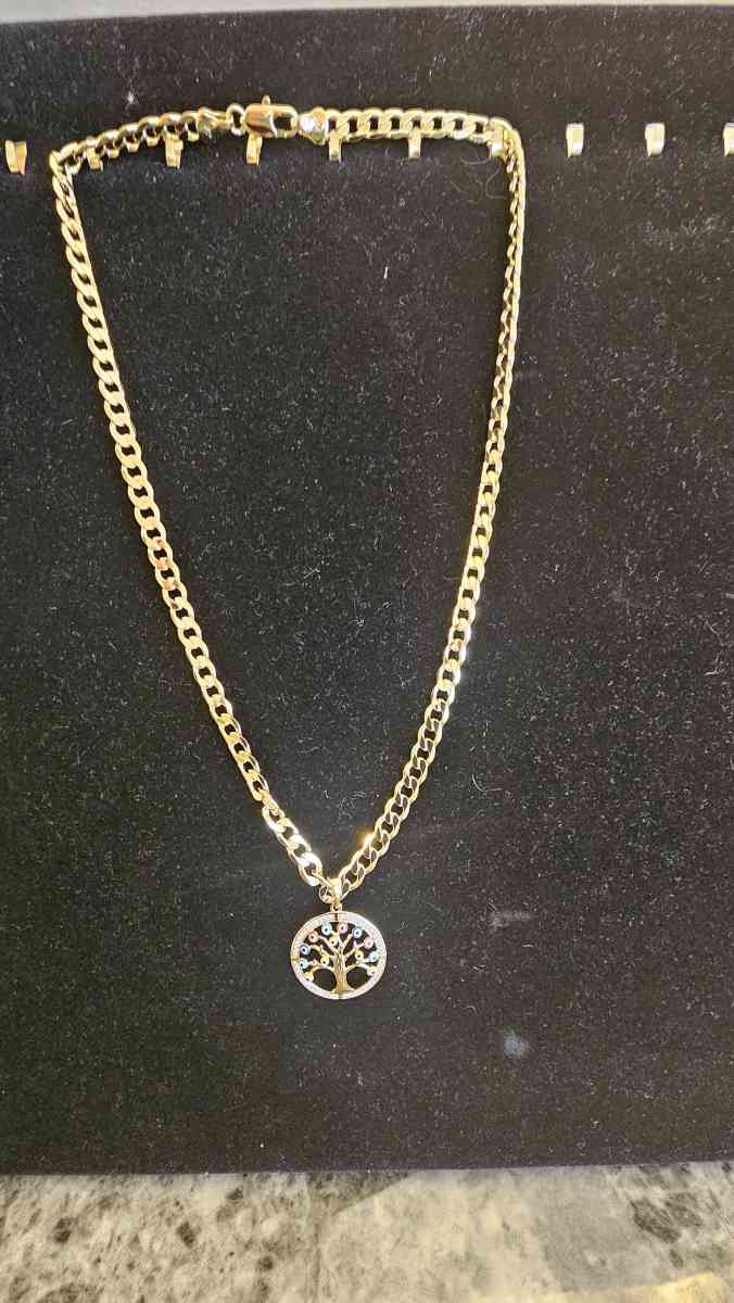 neckless with pedant 19 inch - Rochester, New York