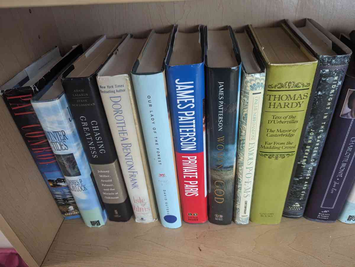 books - Altamonte Springs, Florida - FleaMarketBay