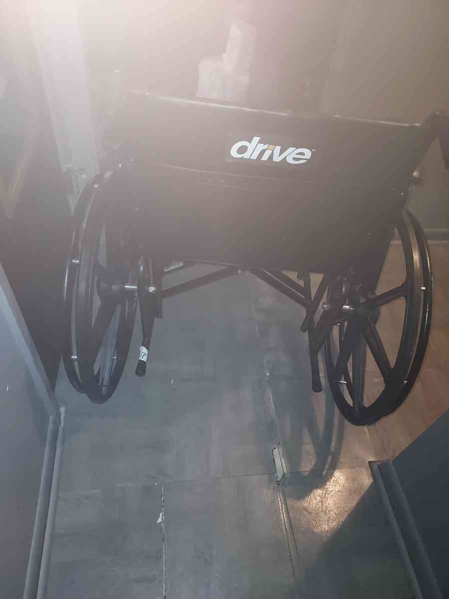 Extra large wheelchair - Mobile, Alabama - FleaMarketBay