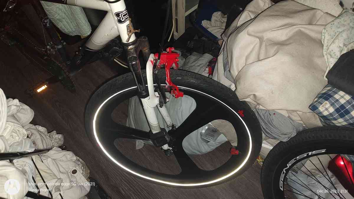 26 mountain bike with - Glendale, California - FleaMarketBay