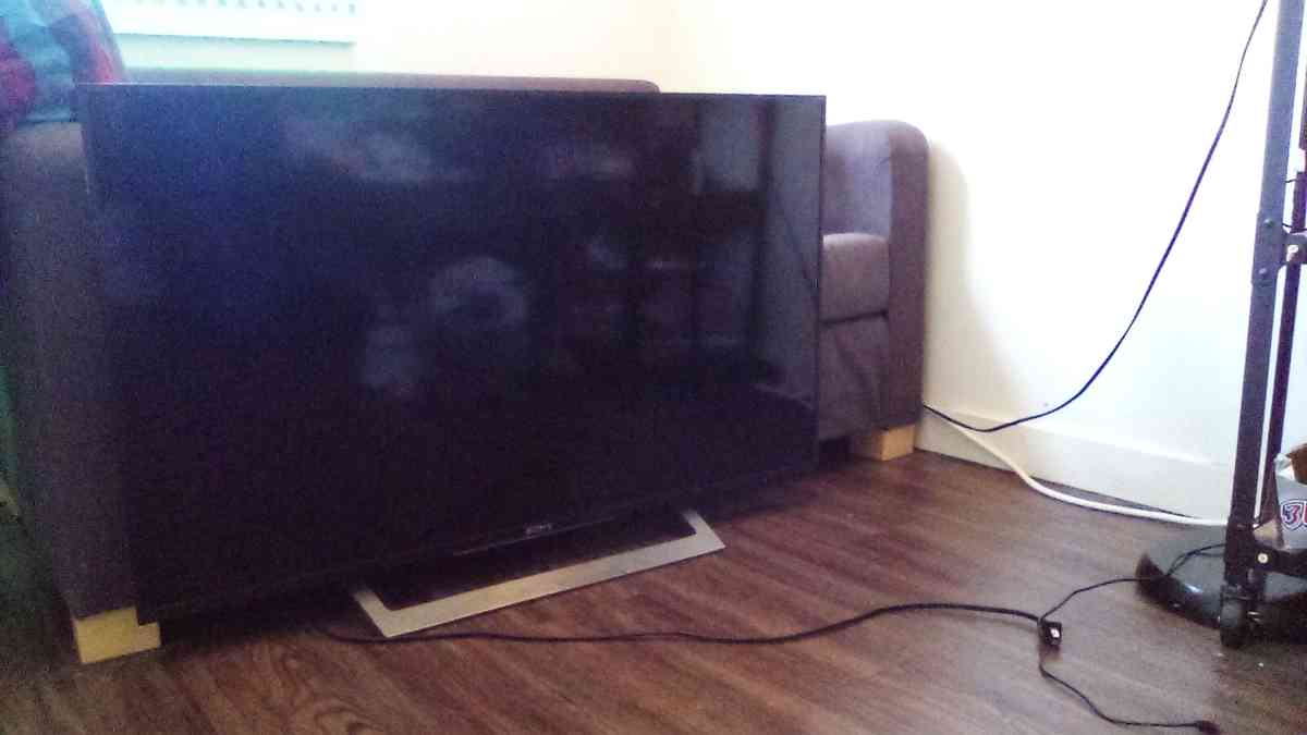 Sony Bravia smart TV 43 inches - Denver, Colorado - FleaMarketBay