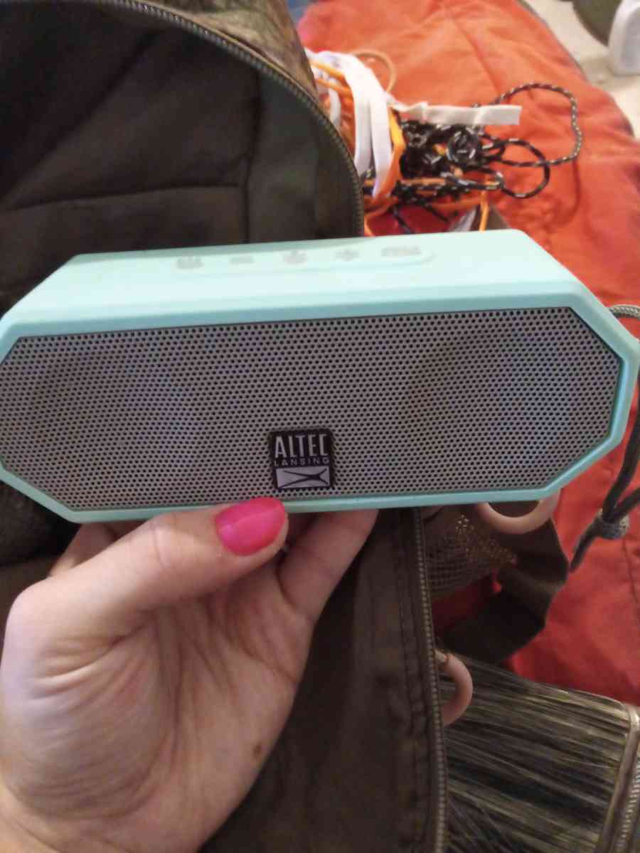 brand new Bluetooth speaker - Alpha, Kentucky - FleaMarketBay