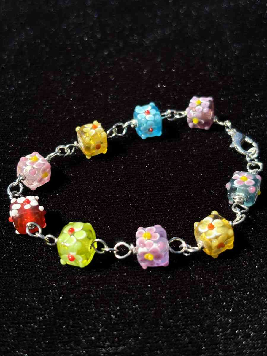 Handmade textured glass beaded bracelet - Tehachapi, California - FleaMarketBay