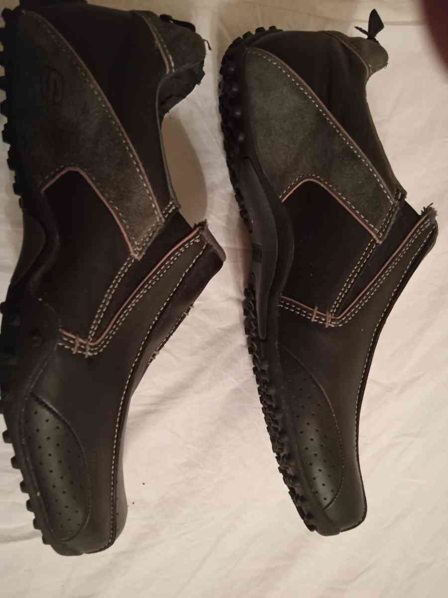 Skechers size 10 - Allen Park, Michigan