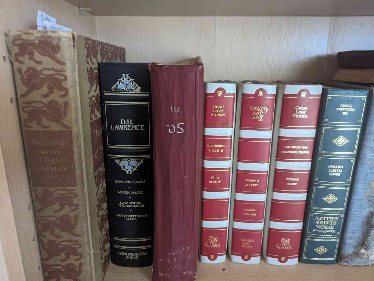 books - Altamonte Springs, Florida - FleaMarketBay