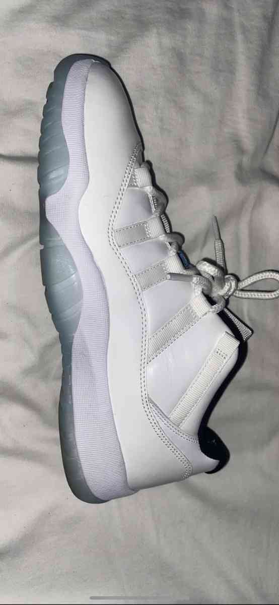 Low legend blues Jordan 11s - Fort Washington, Maryland