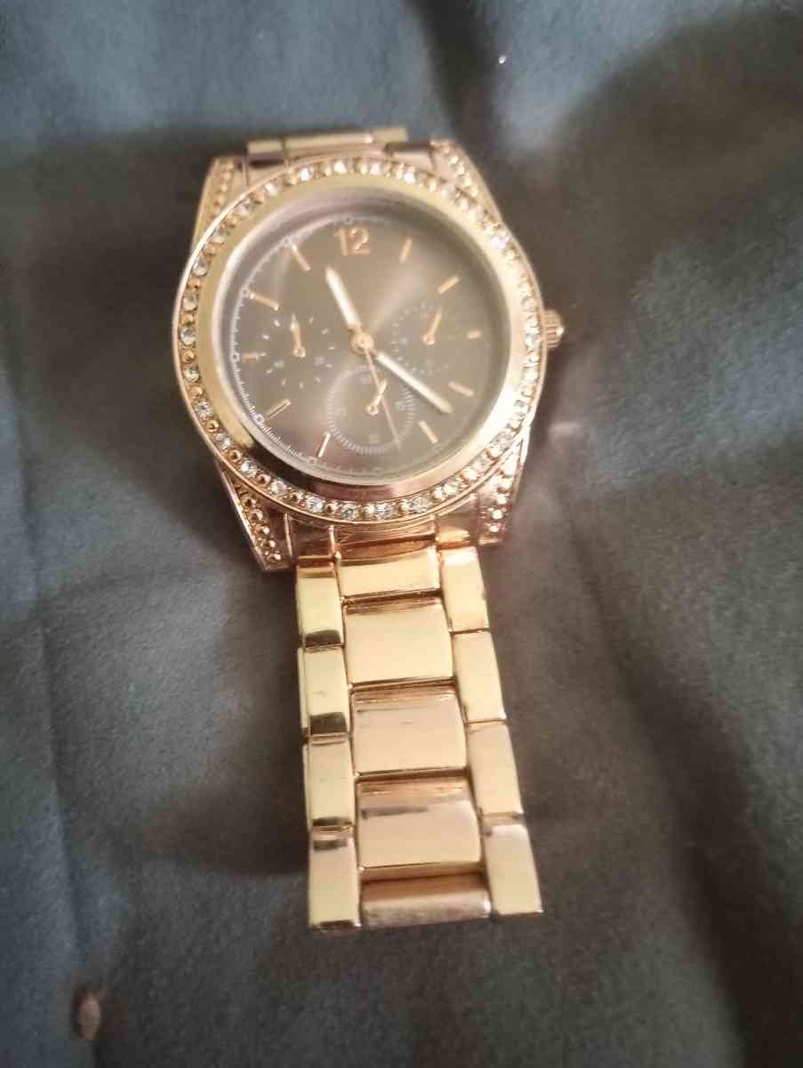 rose gold watch for women - Baltimore, Maryland - FleaMarketBay