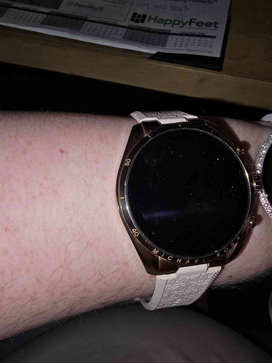 MK Bradshaw 6 smart watch - Minnetonka, Minnesota