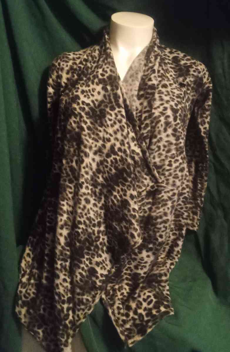 Cecico Small Leopard Print Shrug Cardigan - Spencer, Oklahoma