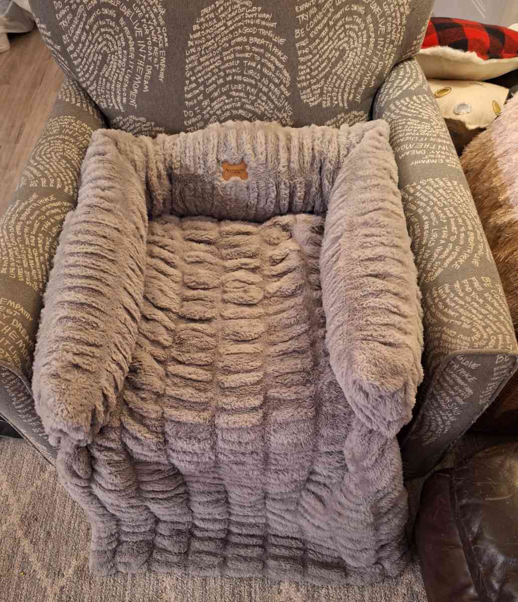 Ugg brand medium dog bed