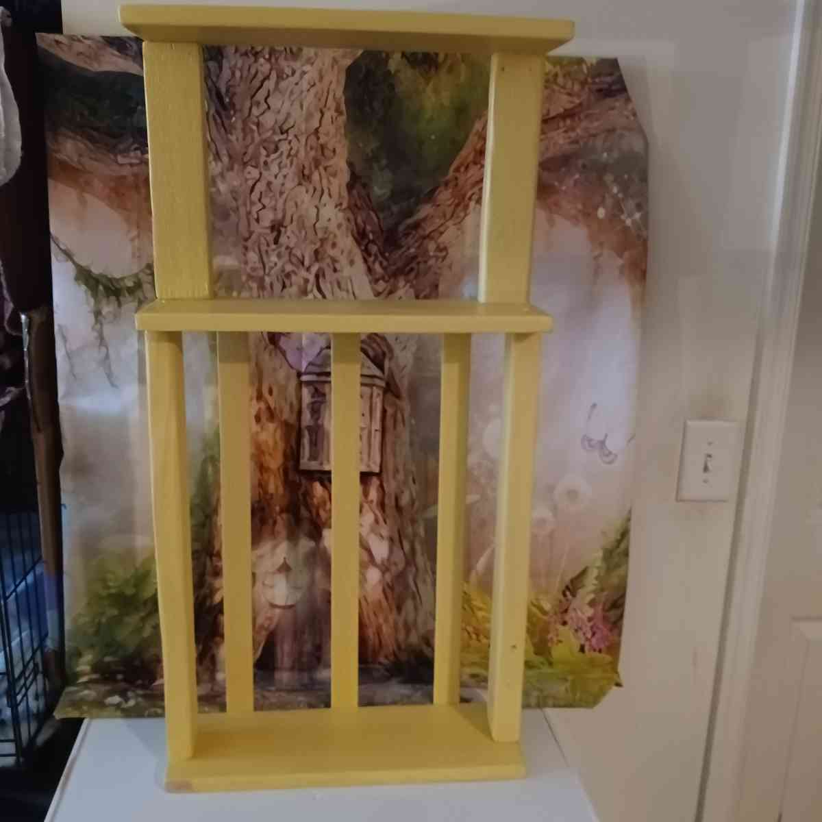free standing cute shelf - Martinsburg, West Virginia