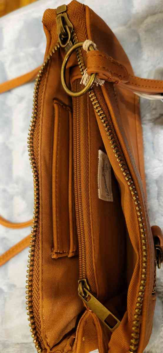 universal thread - Columbus, Ohio - FleaMarketBay