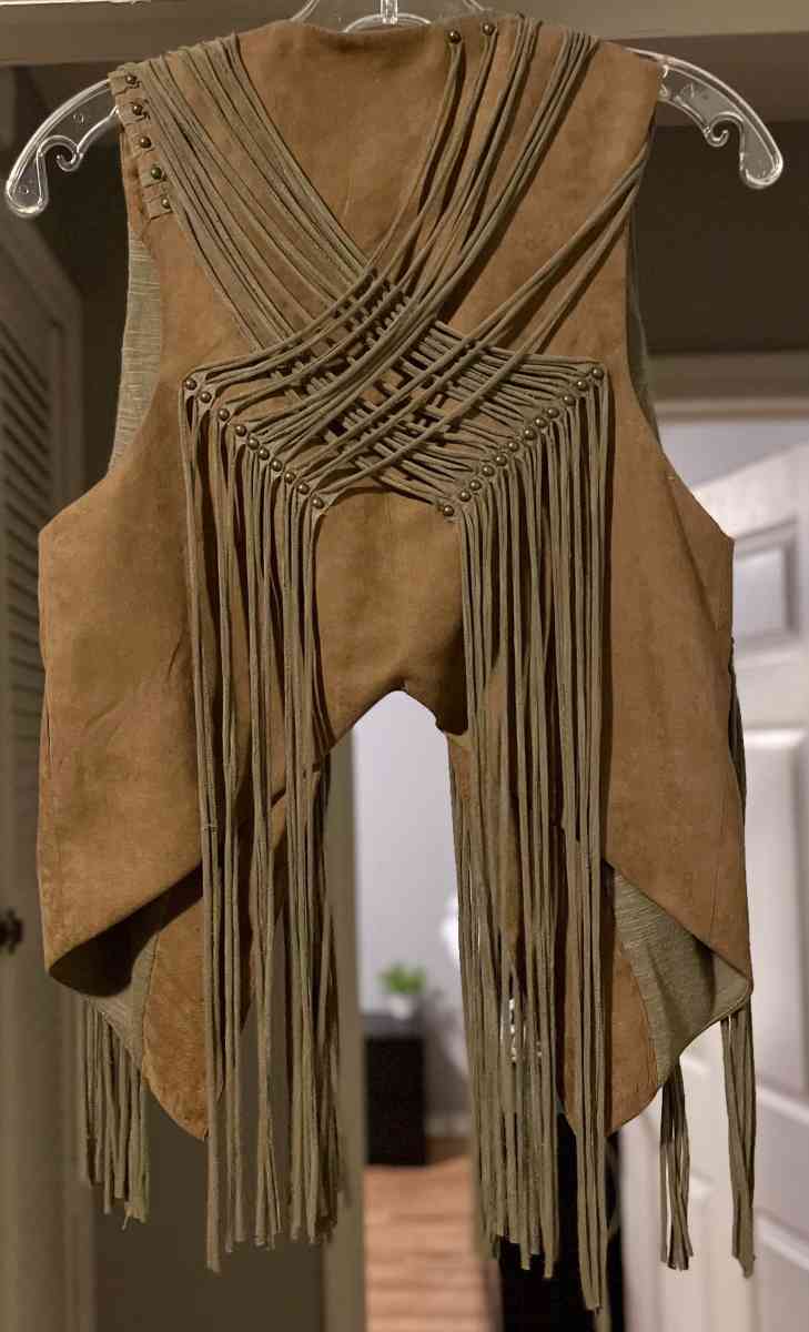 Miss Me suede vest size XS - Augusta, Kansas - FleaMarketBay