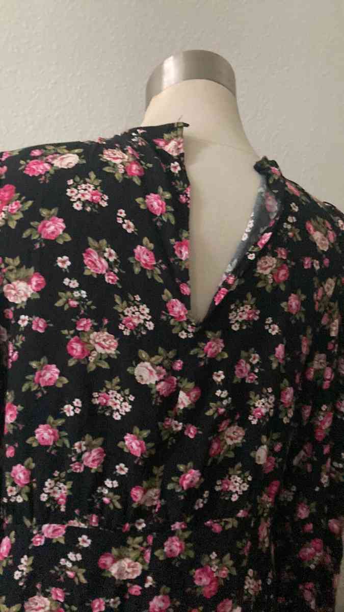 Dress - Riverside, California - FleaMarketBay