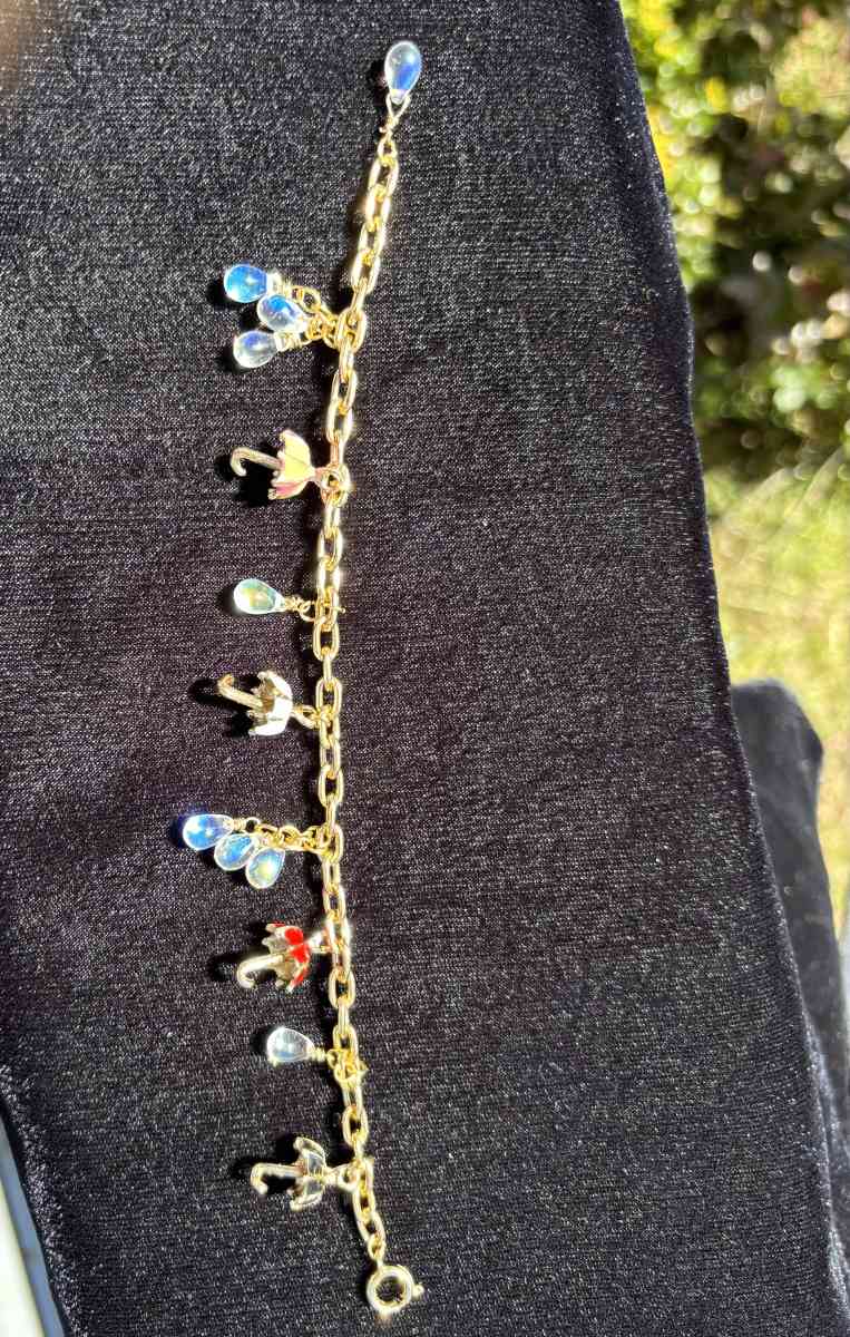 April showers bracelet - Tehachapi, California - FleaMarketBay