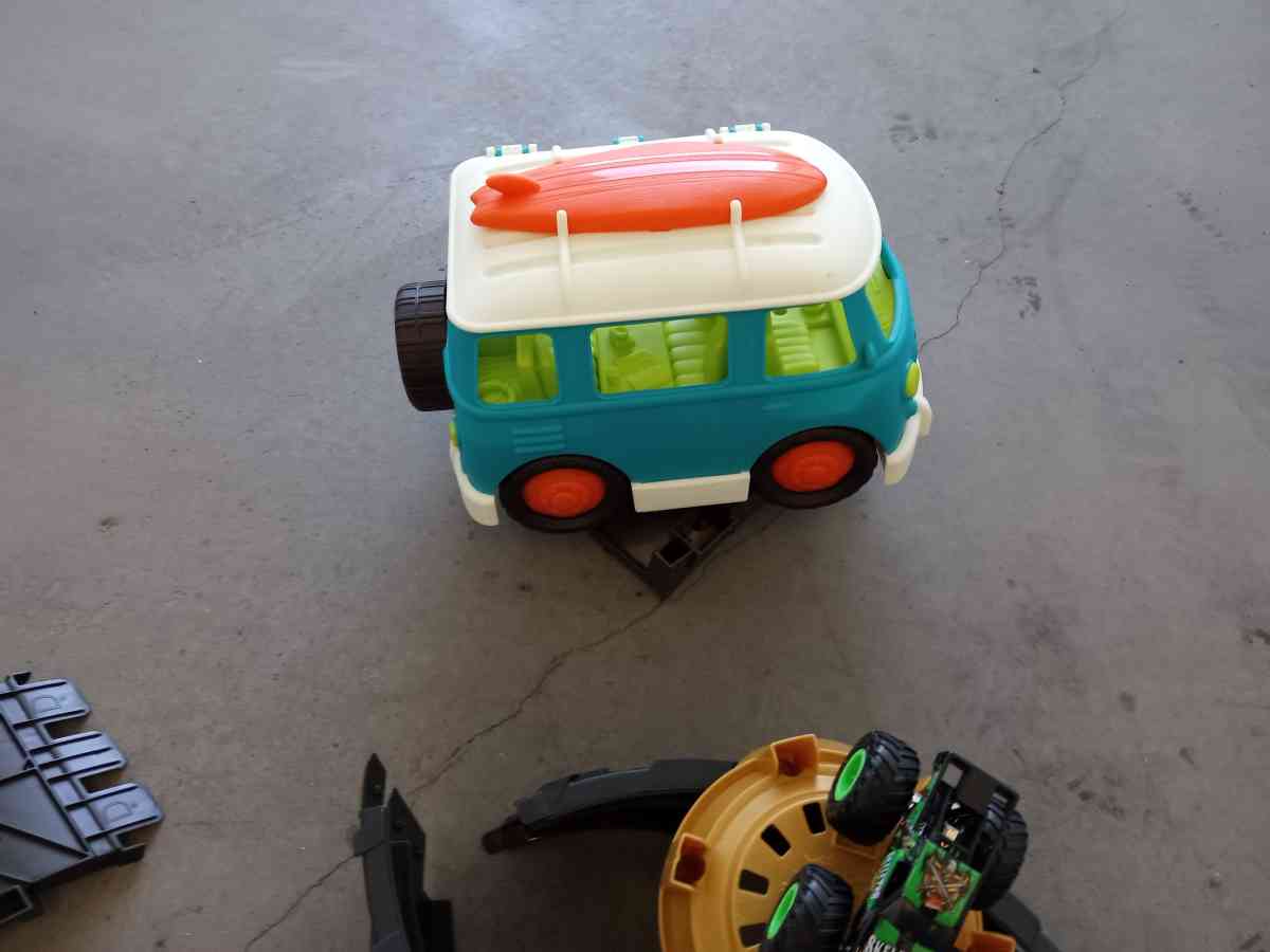 the great collection of trucking monstertrucks and more - Adelanto, California - FleaMarketBay