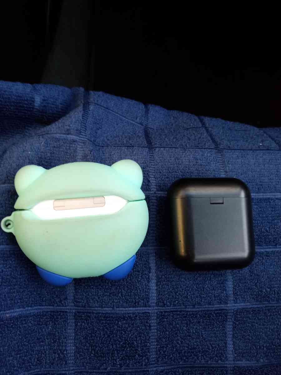 the earbuds case good sound  TOZZO Free one case - Adelanto, California - FleaMarketBay