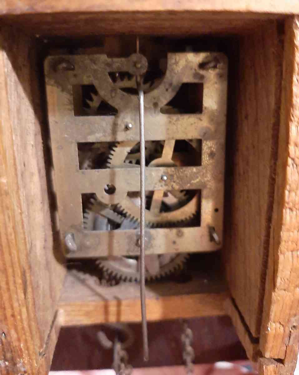 Vintage Black Forest Owl Clock - Dover, Arkansas - FleaMarketBay