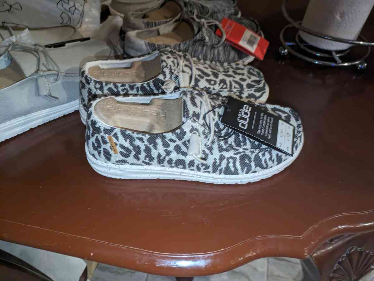 HEY DUDES - Red Oak, Texas - FleaMarketBay