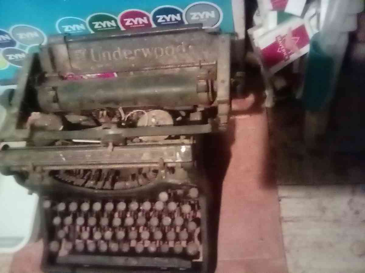 very old vintage antique typewriter - Lorain, Ohio