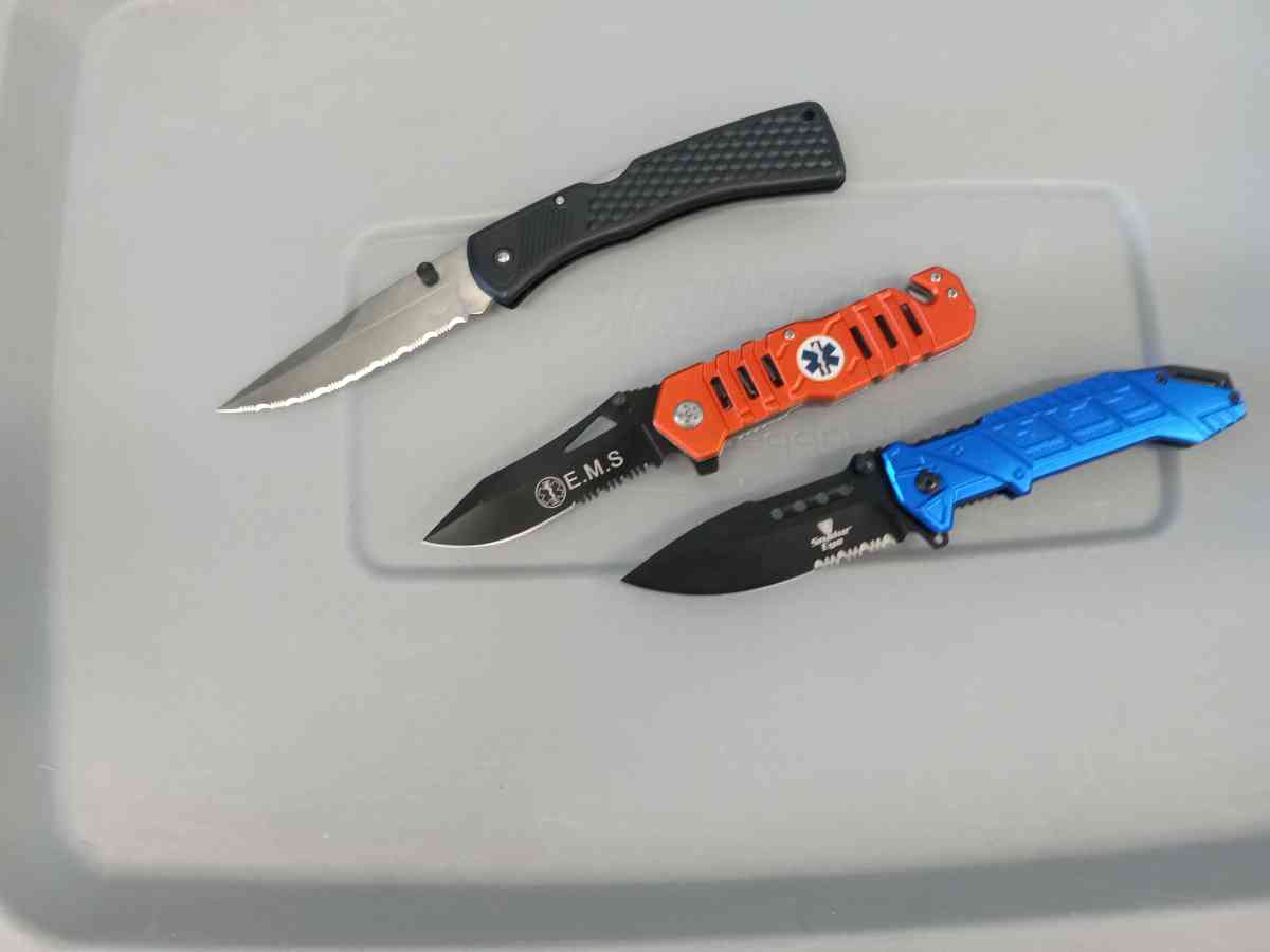 the 3 knives for campy and first aid new - Adelanto, California - FleaMarketBay