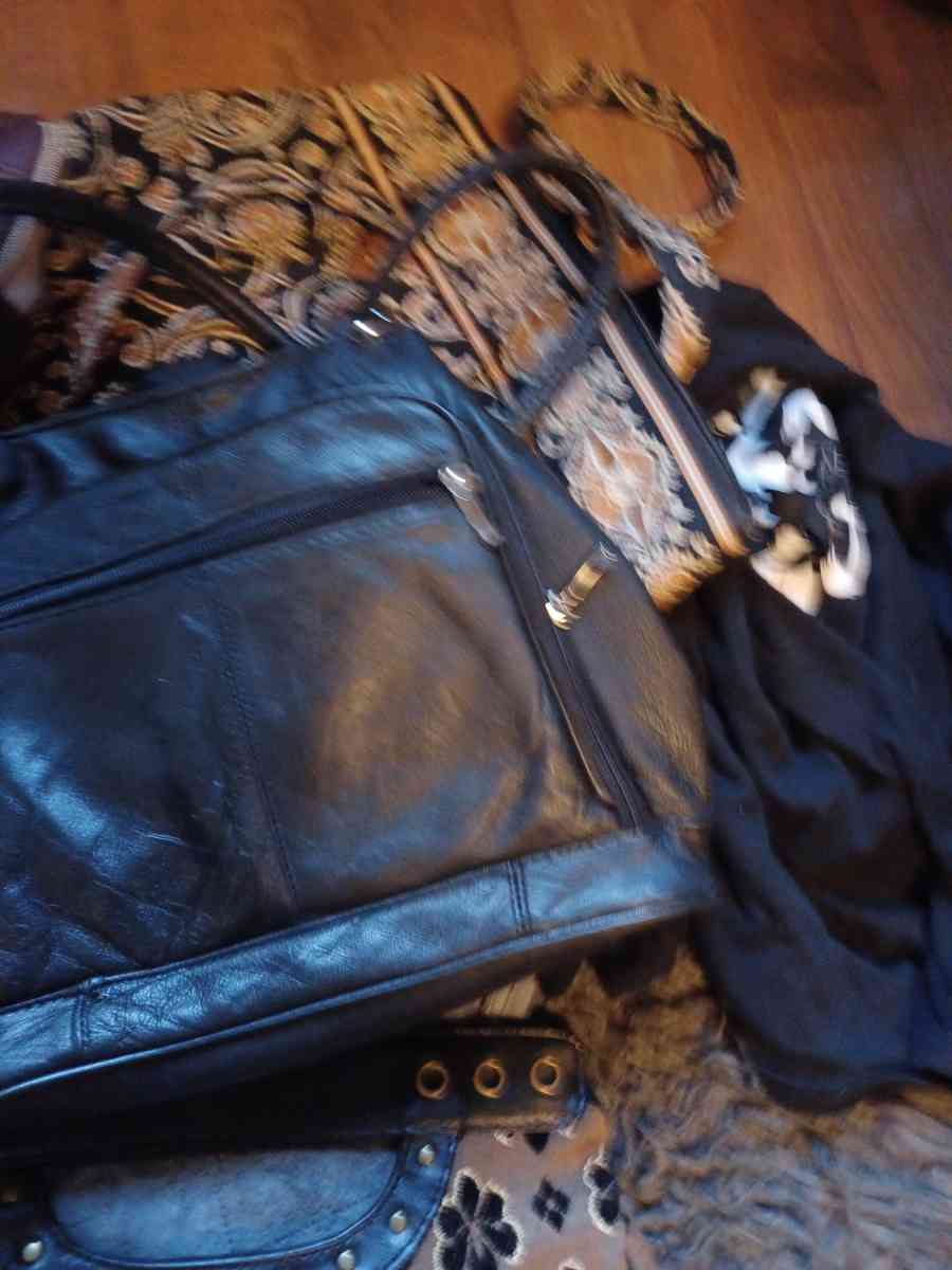 various items - New Albany, Indiana - FleaMarketBay