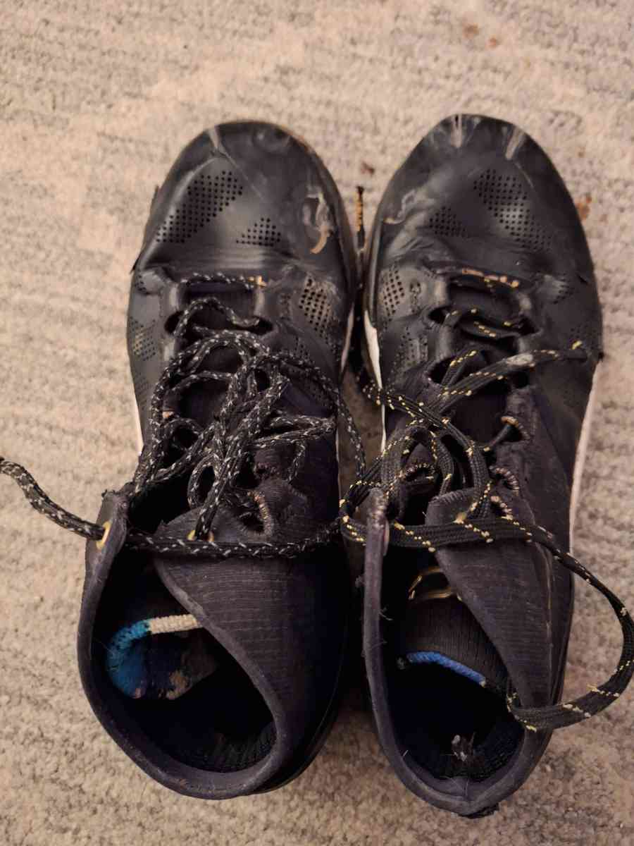 SC under armour shoes - Lincoln, Nebraska