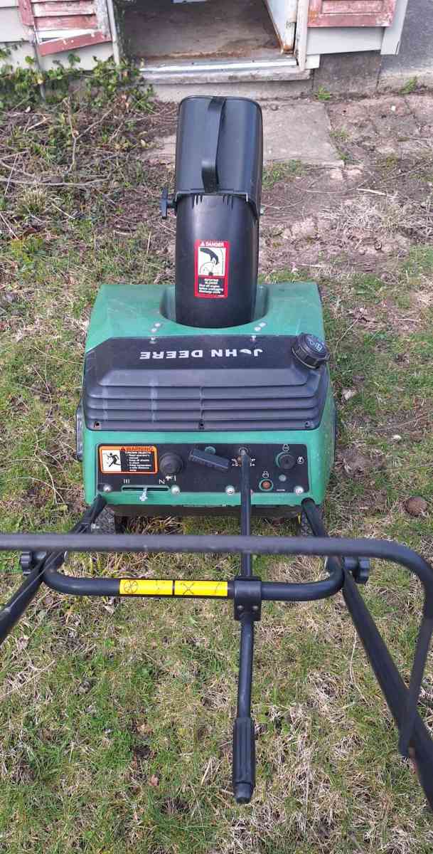 johndeere snow blower - Miamisburg, Ohio - FleaMarketBay