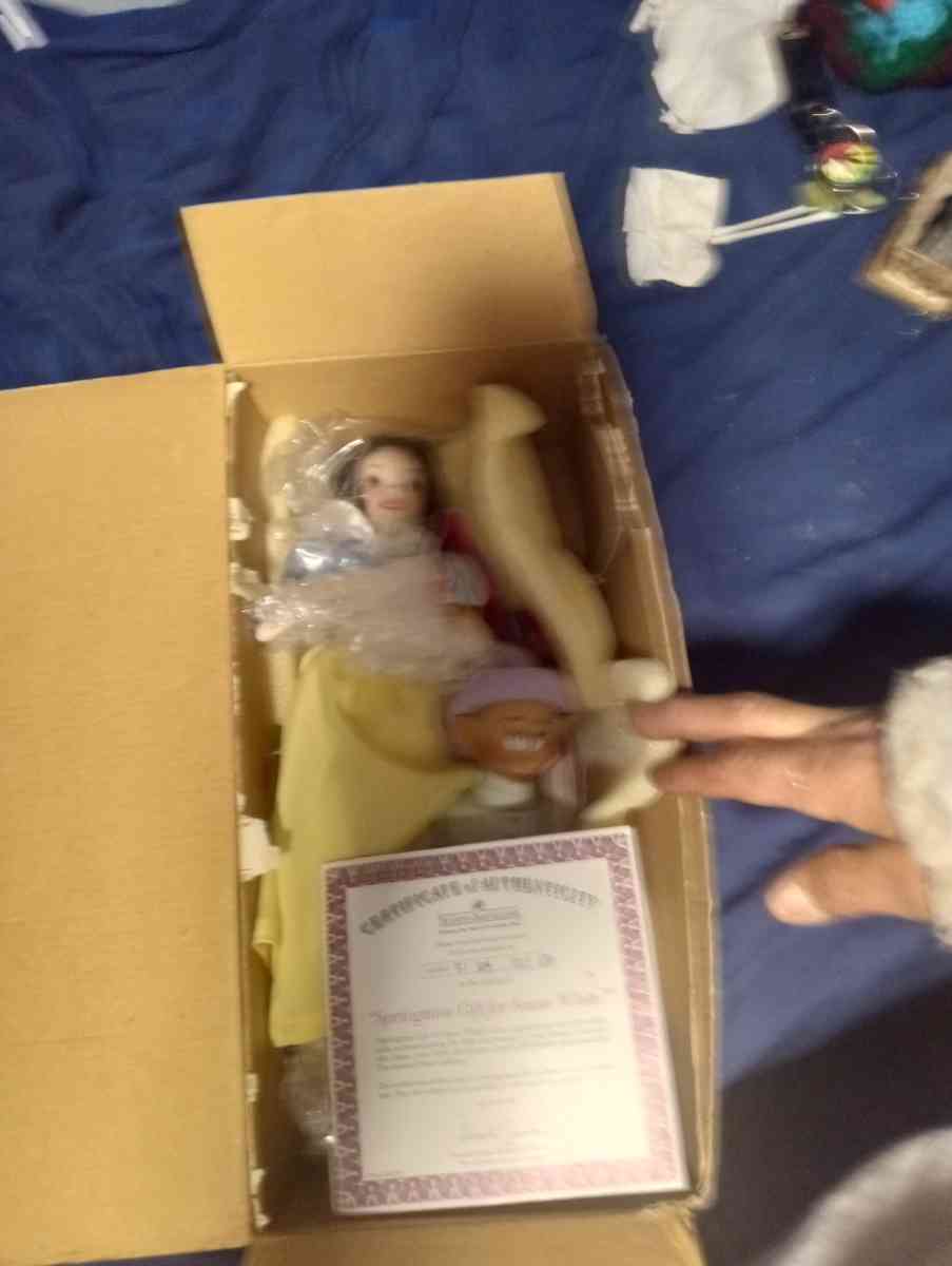 snow white doll - Fayetteville, North Carolina