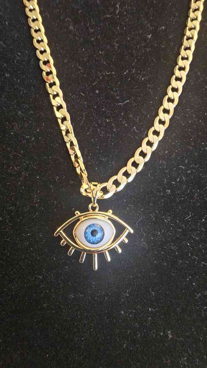 neckless with pedant 19 inch - Rochester, New York - FleaMarketBay