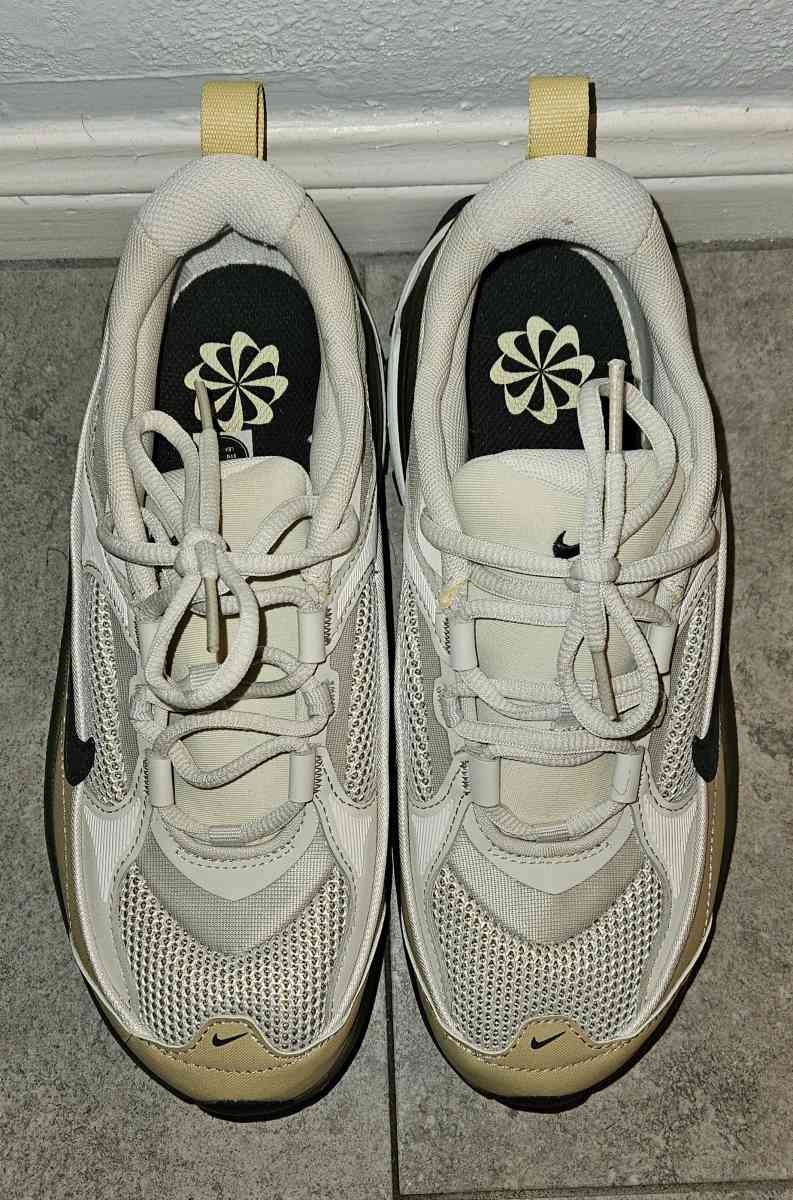 Nike Air Max Bliss - Houston, Texas - FleaMarketBay