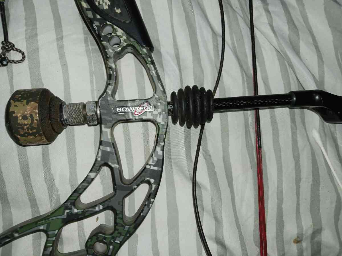 a bow 90 - Iowa Park, Texas - FleaMarketBay