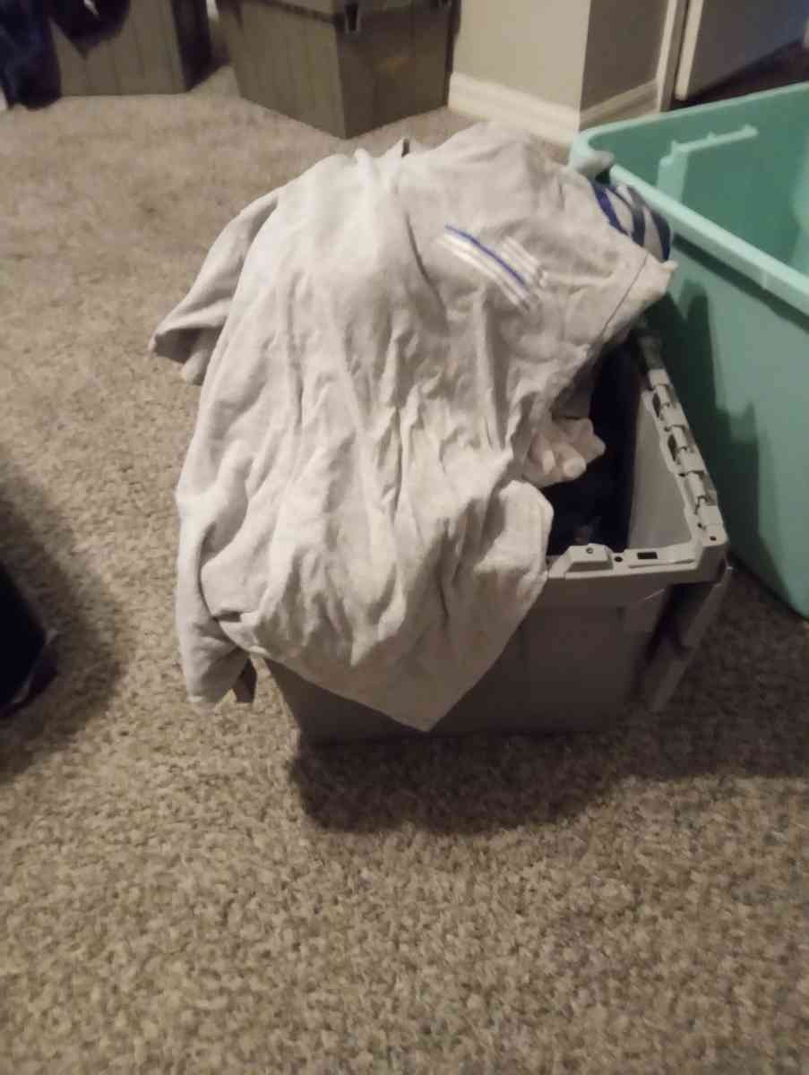 bucket full of gently worn clothing items size med to lrg - Tulsa, Oklahoma
