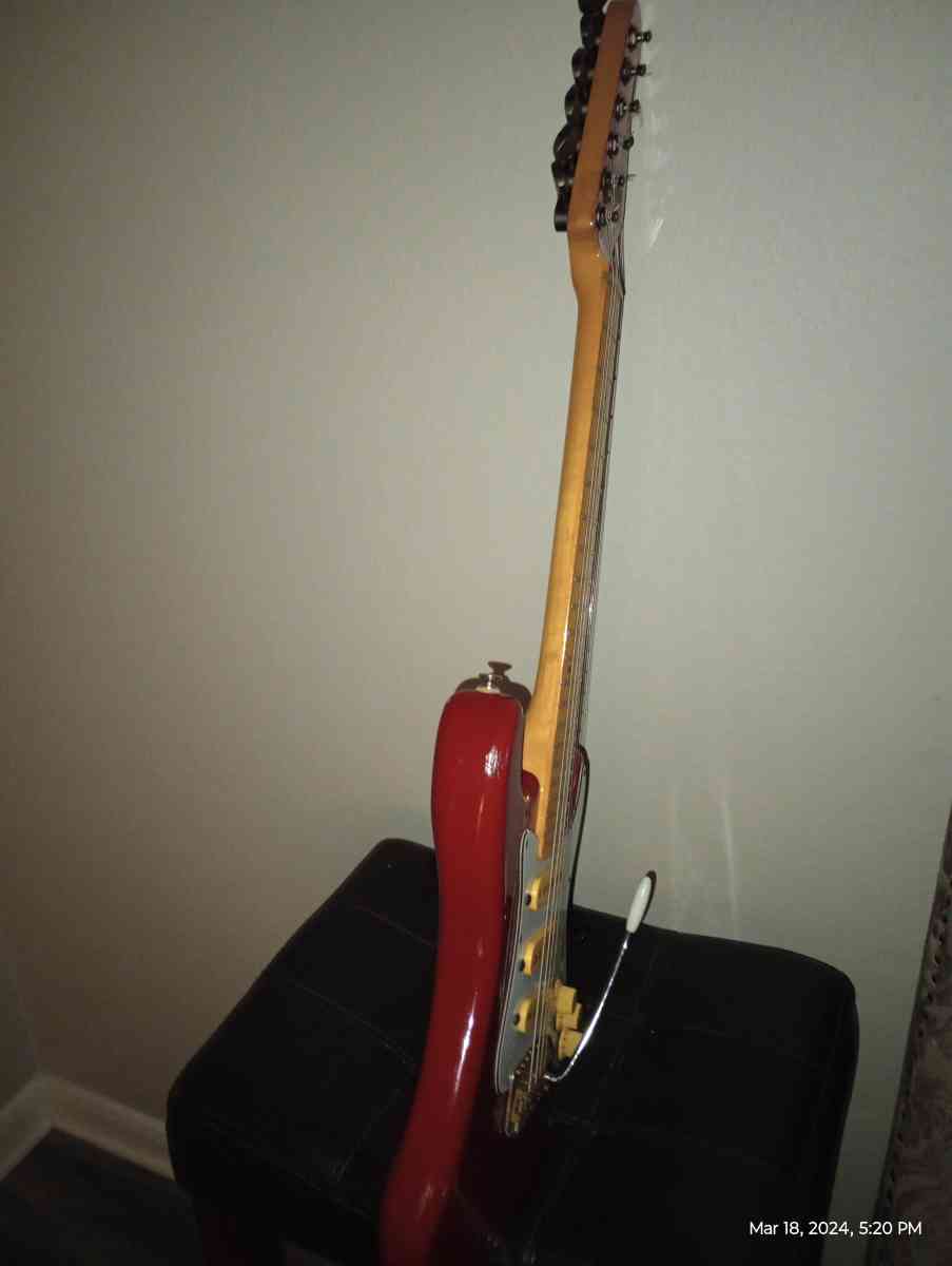 una guitarra - Converse, Texas - FleaMarketBay