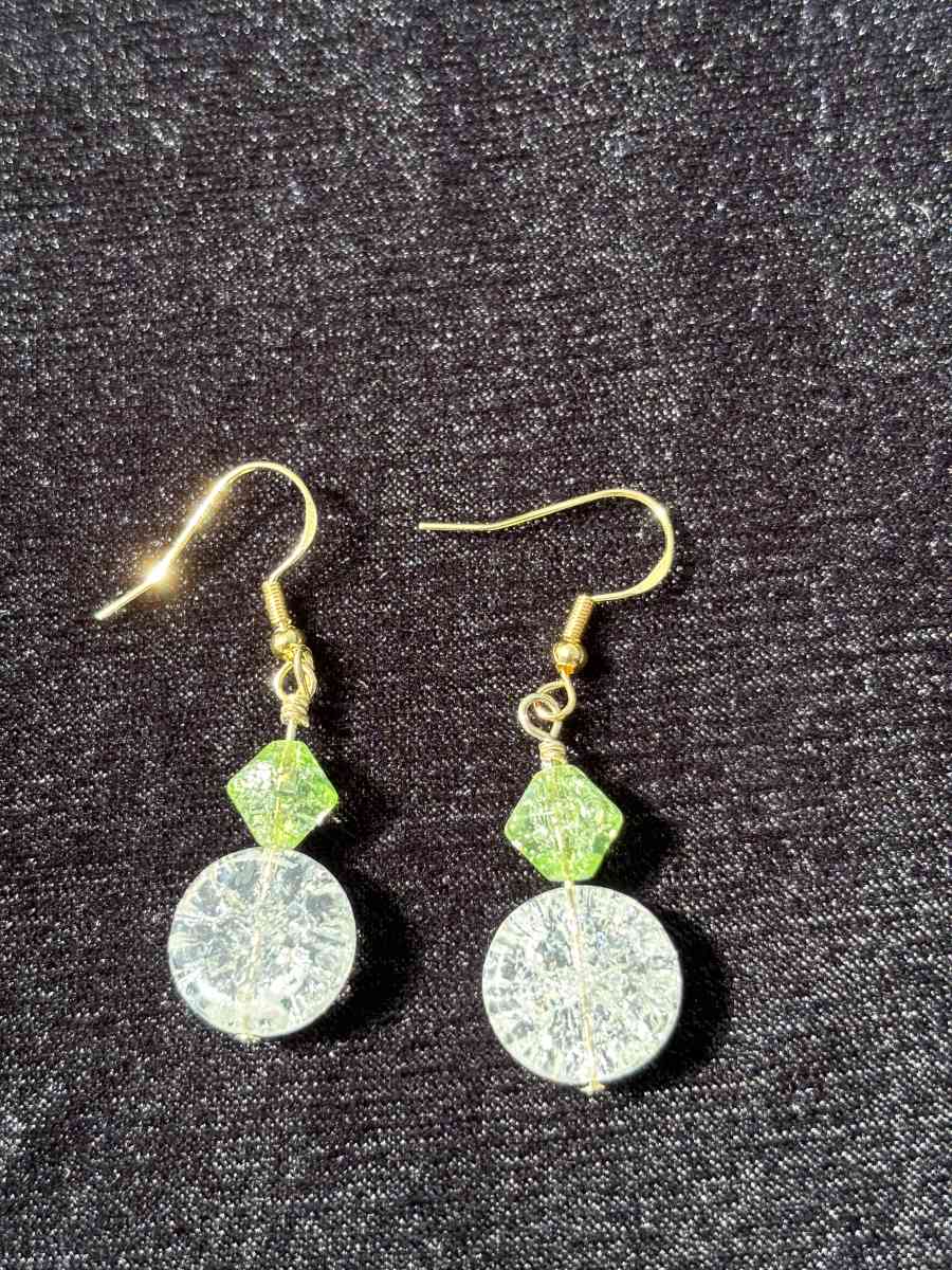 handmade glass beaded earrings - Tehachapi, California - FleaMarketBay